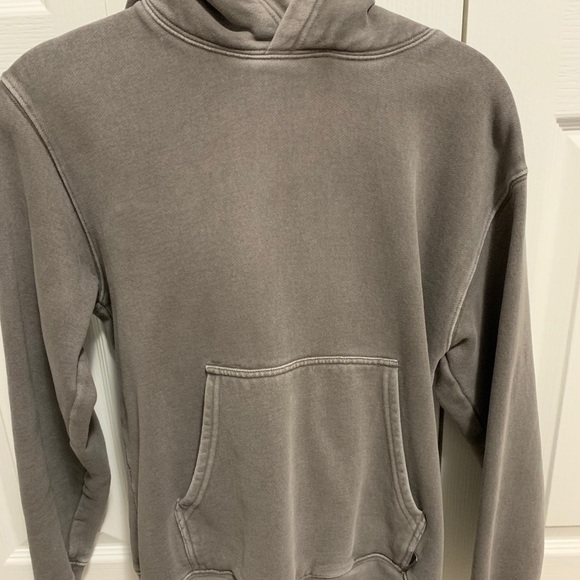 Aritzia Tops - TNA Perfect Hoodie
